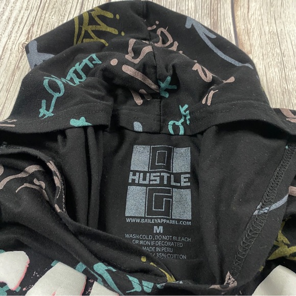 Launder Bailey Apparel T Shirt Hoodie Hustle Savage Mens Size M Short Sleeve - Picture 4 of 5